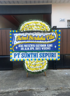 Papan Bunga Duka di Ronggur Nihuta