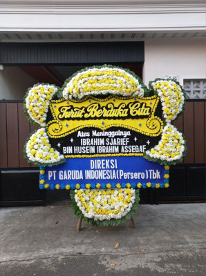 Papan Bunga Duka di Ronggur Nihuta